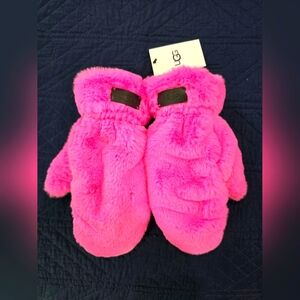 UGG faux fur rock rose mittens size S/M brand new with tags
